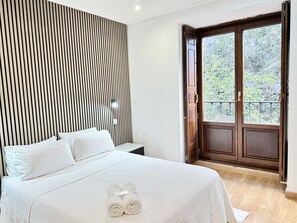 2 bedrooms, iron/ironing board, travel crib, free WiFi