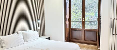 2 soverom, strykejern/-brett, reiseseng for barn og wi-fi (inkludert)