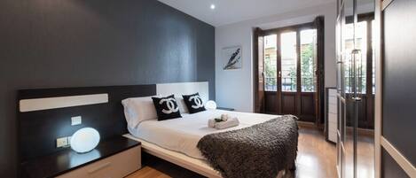 1 dormitorio, tabla de planchar con plancha, wifi gratis y ropa de cama