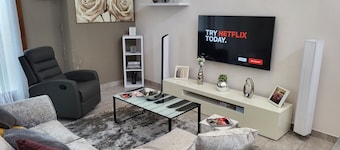 Accra Cozy Retreat With 2 Bedrooms