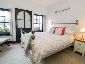 4 Schlafzimmer, individuell dekoriert, individuell eingerichtet