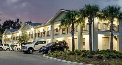Baymont by Wyndham Ocala Suites