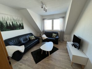 Smart-TV, Tischfußball, Tischtennisplatte