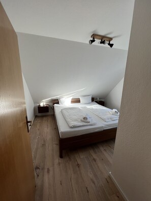 2 Schlafzimmer, Zimmersafe, Bügeleisen/Bügelbrett, Reisekinderbett