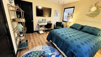 3 bedrooms, desk, iron/ironing board, travel cot