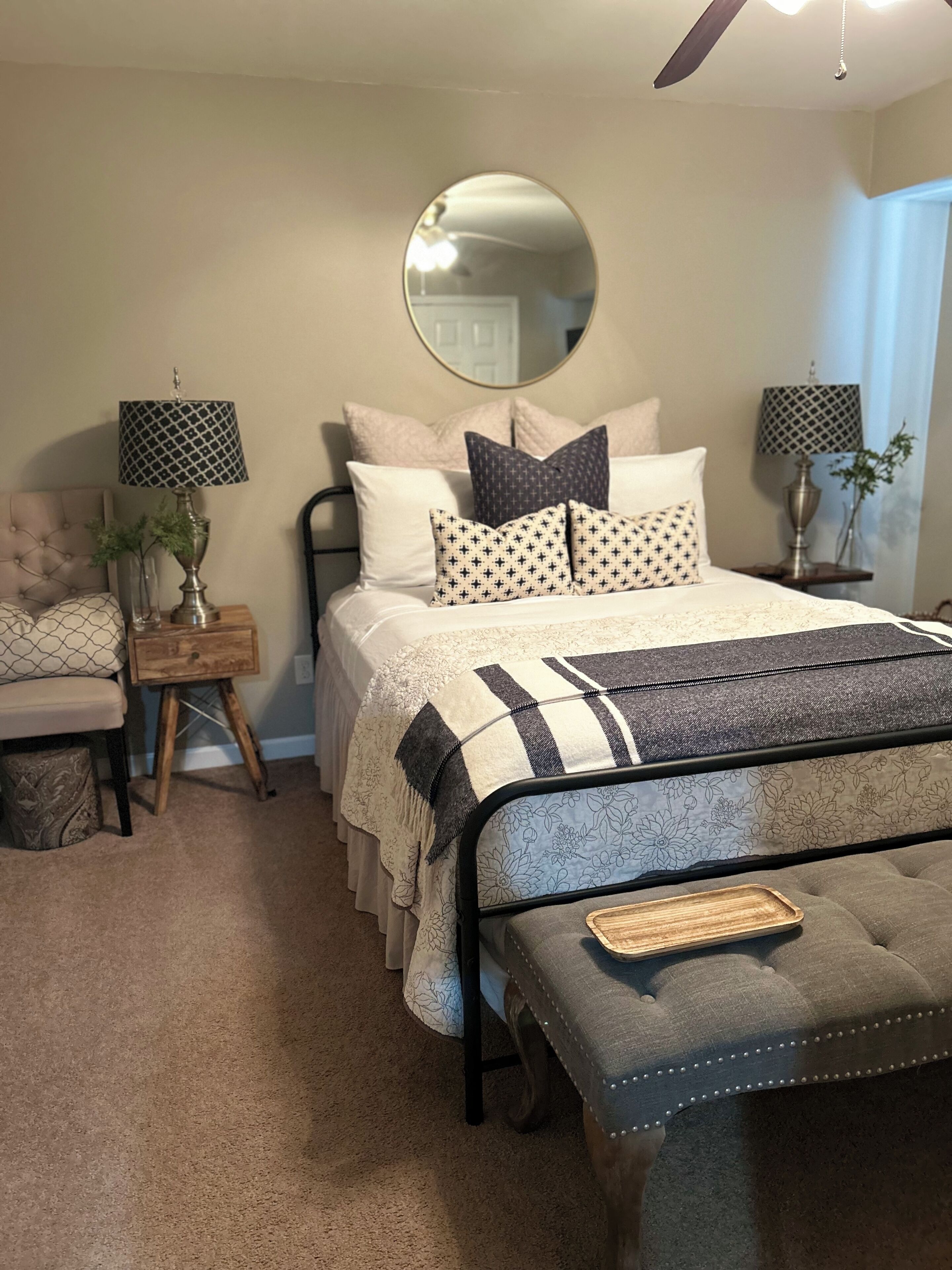 1 soverom, skrivebord, strykejern/-brett og wi-fi (inkludert)