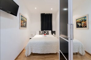 2 bedrooms, in-room safe, iron/ironing board, travel crib