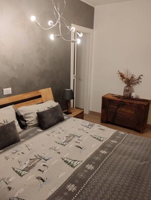 5 bedrooms, free WiFi, bed sheets