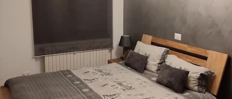 5 bedrooms, free WiFi, bed sheets
