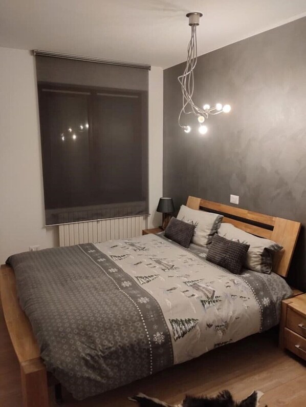 5 chambres, accès au Wi-Fi (inclus), literie fournie