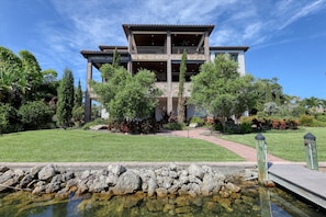 Exterior - Exceptional Waterfront Home in Sarasota!! (Sarasota)