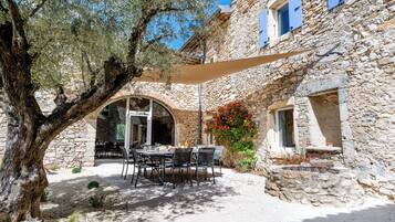 Restauration extérieure