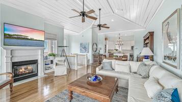 Smart TV, DVD player