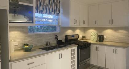 Newly renovated 3 bedroom home in Oistins. 5 min drive from beaches!