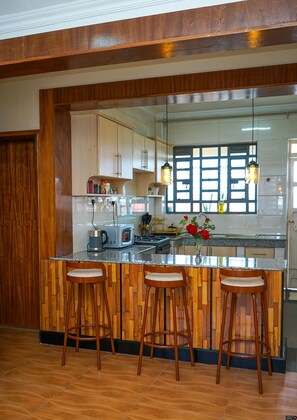 Fridge, microwave, oven, stovetop - Spacious, Modern one bedroom apartment (Eldoret)