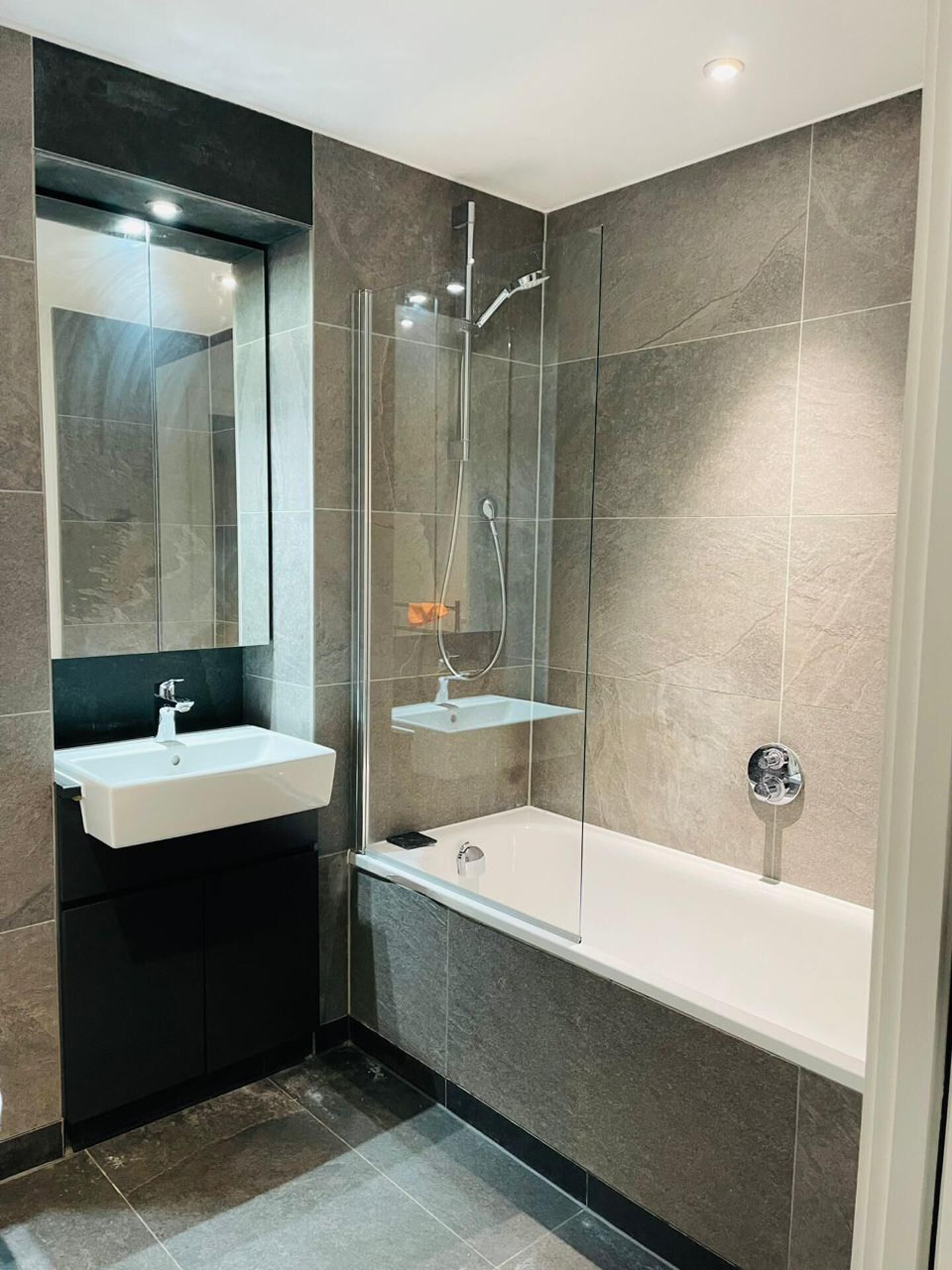 Apartment, 2 Queen Beds | Bathroom