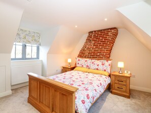 4 bedrooms, individually decorated, individually furnished, free WiFi