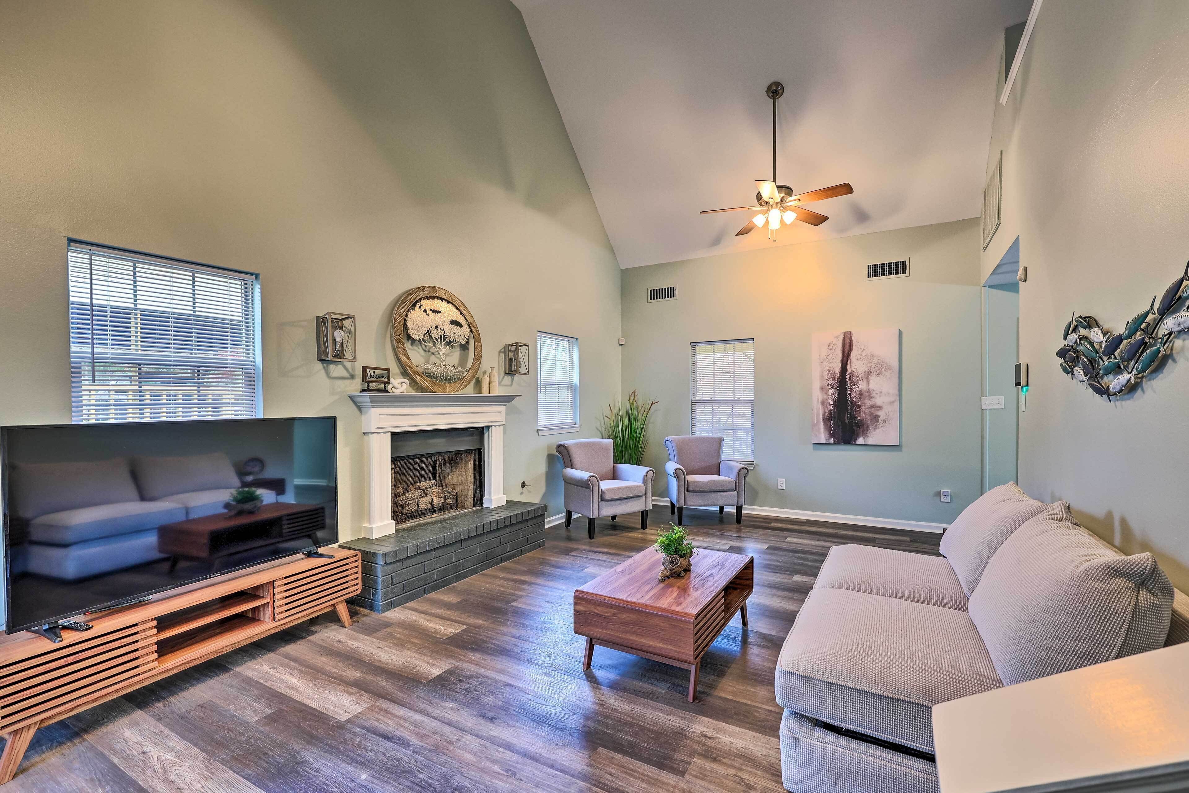 Tranquil Lake Hamilton Retreat w/ Boat Dock!
