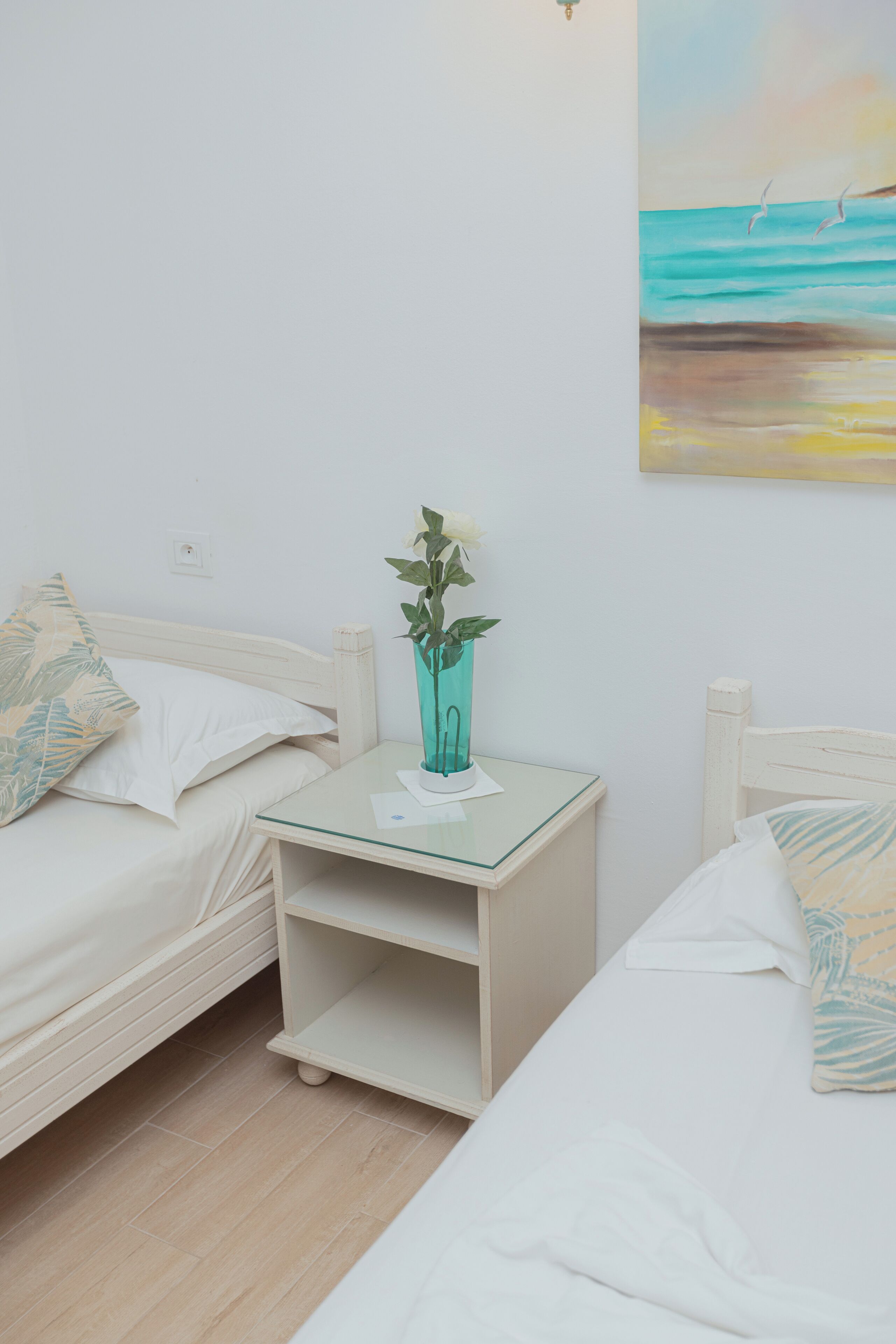 Luxe beddengoed, donsdekens, een minibar, een bureau