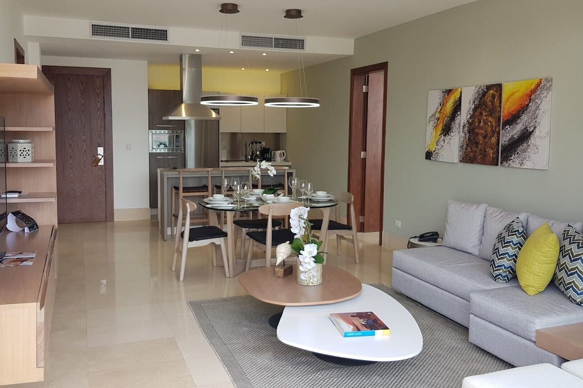 Luxury Apartment | 2 bedrooms, desk, laptop workspace, iron/ironing board