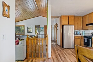 獨棟房屋, 多張床, 陽台, 花園景觀 | 私人廚房 | 電冰箱、微波爐、烤箱、爐台