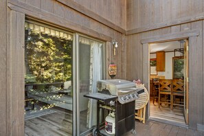 BBQ/picnic area - Casa Oso (Lake Arrowhead)