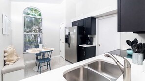 House, Multiple Beds, Pool Access, Pool View (Cozy on Cavendish) | Private kitchen | Fridge, microwave, oven, stovetop