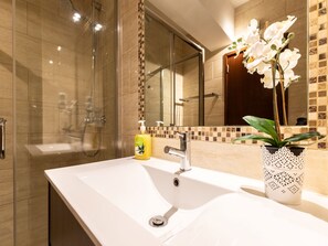 Dusche, Bidet