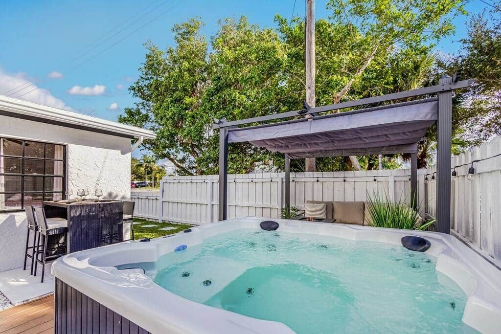 مغطس سبا خارجي