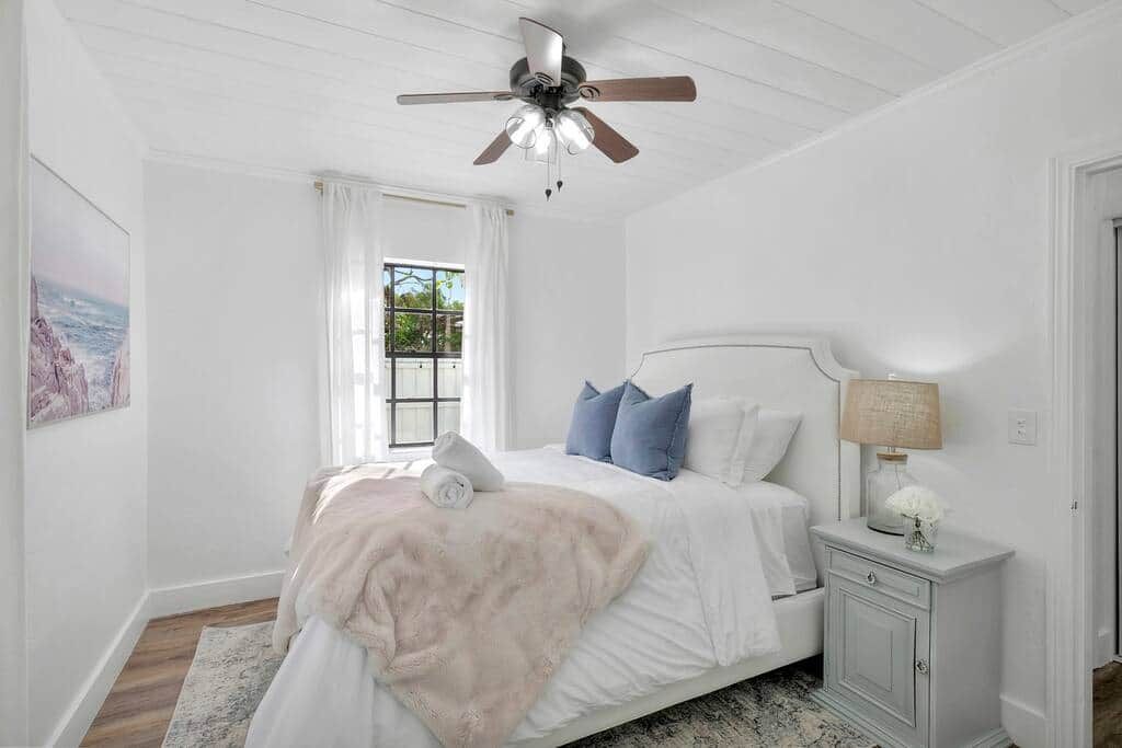 Queen bedroom 1