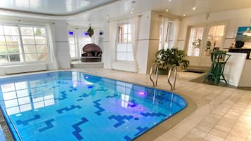 Innenpool, beheizter Pool