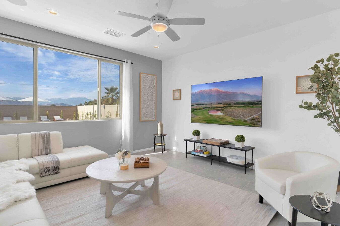 Smart TV, fireplace, table tennis