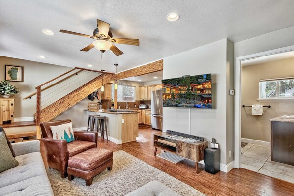 House, Multiple Beds, Patio, Mountain View (Dancing Bear Cabin) | Living area | 42-inch flat-screen TV with digital channels - Dancing Bear Cabin Pet Friendly, Sleeps 4, Totally Cute! (South Lake Tahoe)