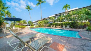 Pool - Escape at Casa De Emdeko (Kailua-Kona)