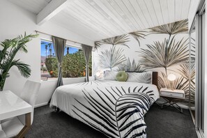 3 slaapkamers, een kluis op de kamer, een bureau