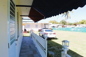 Studio | Property grounds - Beachfront Studios (Fajardo)