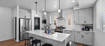 New Townhome | Downtown SLC | 2 Car Garage