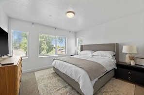 3 bedrooms, travel cot, free WiFi, bed sheets