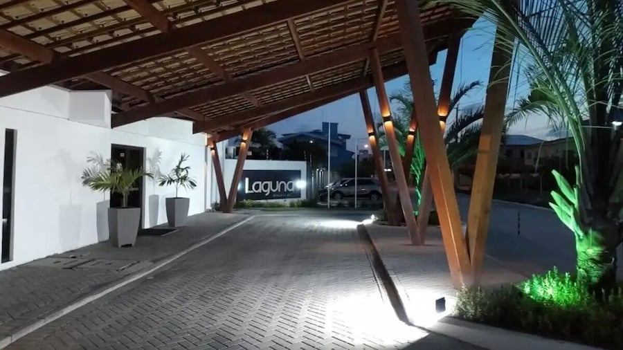Loft com saida para piscina by Laguna Beach