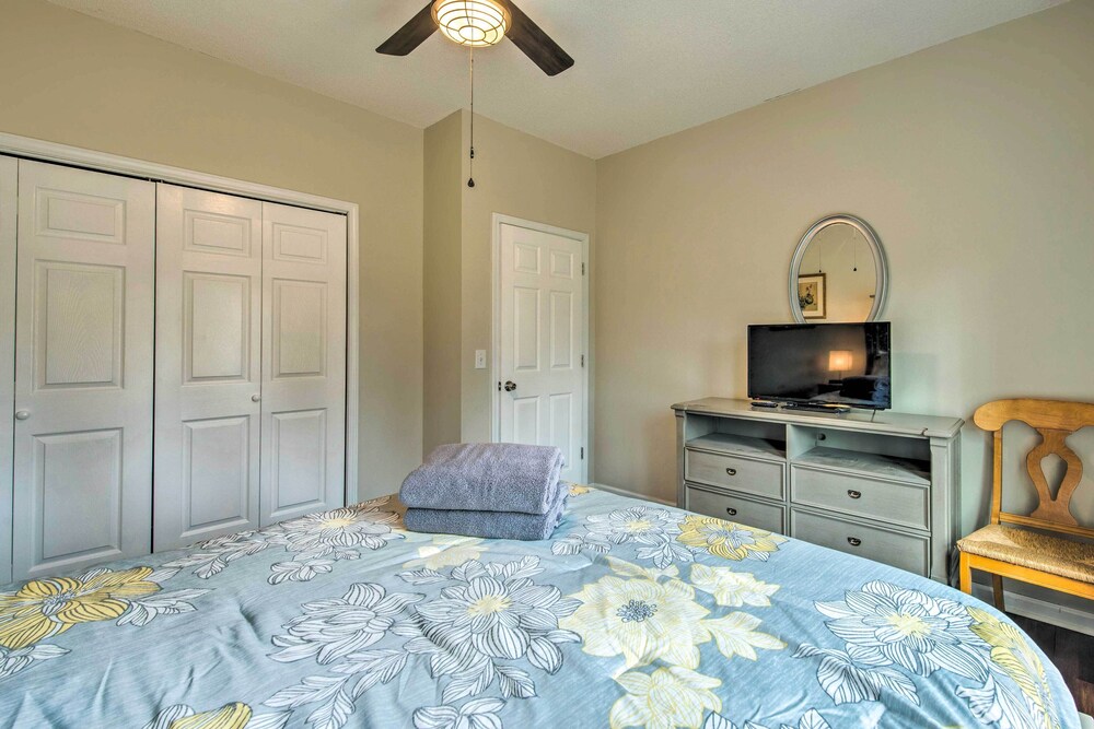 Ranch Home w/ Front Porch on Etowah River! Euharlee Vrbo