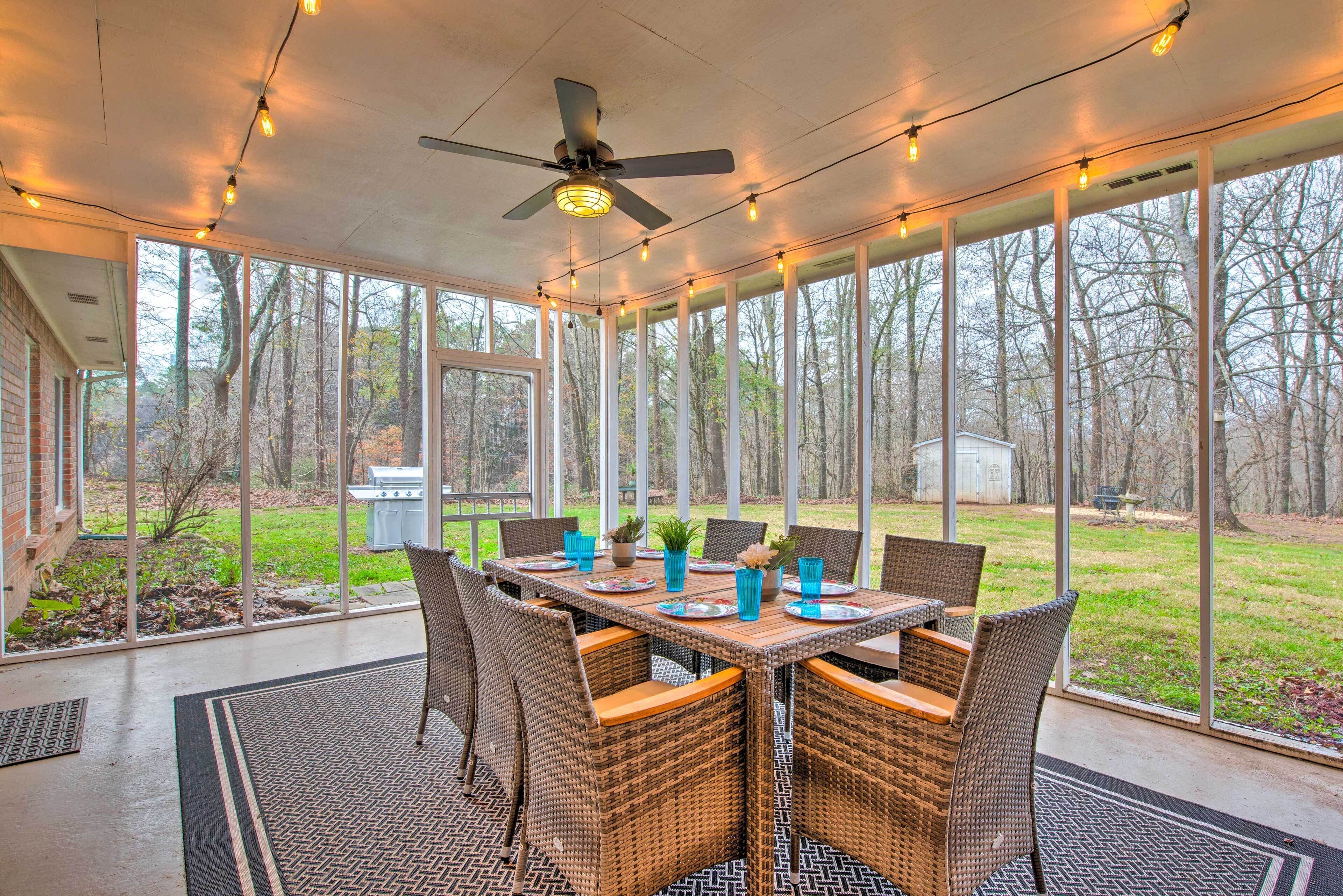 Ranch Home w/ Front Porch on Etowah River!