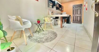 Oxalis airport Alajuela