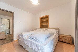 3 bedrooms, free WiFi, bed sheets