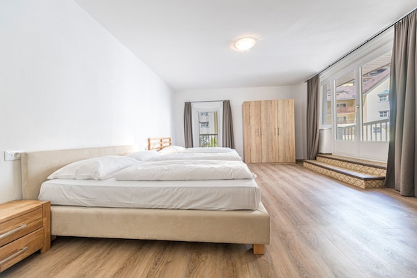 3 chambres, accès au Wi-Fi (inclus), literie fournie