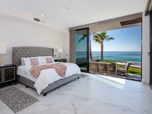 4 bedrooms, WiFi - Luxury Oceanfront Home with Pool & Hot Tub - located on Sandy Beach (Puerto Peñasco)