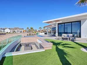 Property grounds - Luxury Oceanfront Home with Pool & Hot Tub - located on Sandy Beach (Puerto Peñasco)