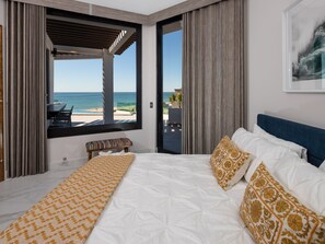 4 bedrooms, WiFi - Luxury Oceanfront Home with Pool & Hot Tub - located on Sandy Beach (Puerto Peñasco)