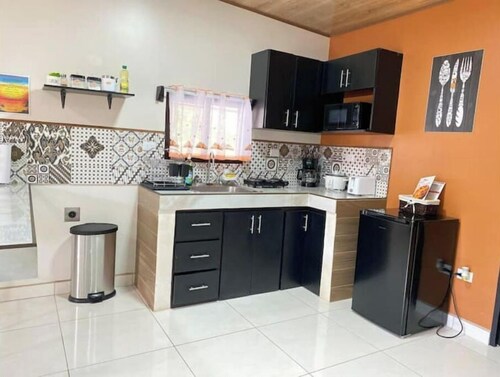 Orange Aeropuerto Alajuela