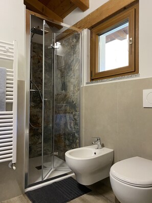 Dusche, Bidet