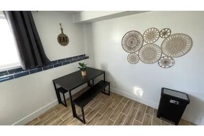 Dining - The Boho Suite- 8min SLC Airport 5 min to Downtown (Salt Lake City)